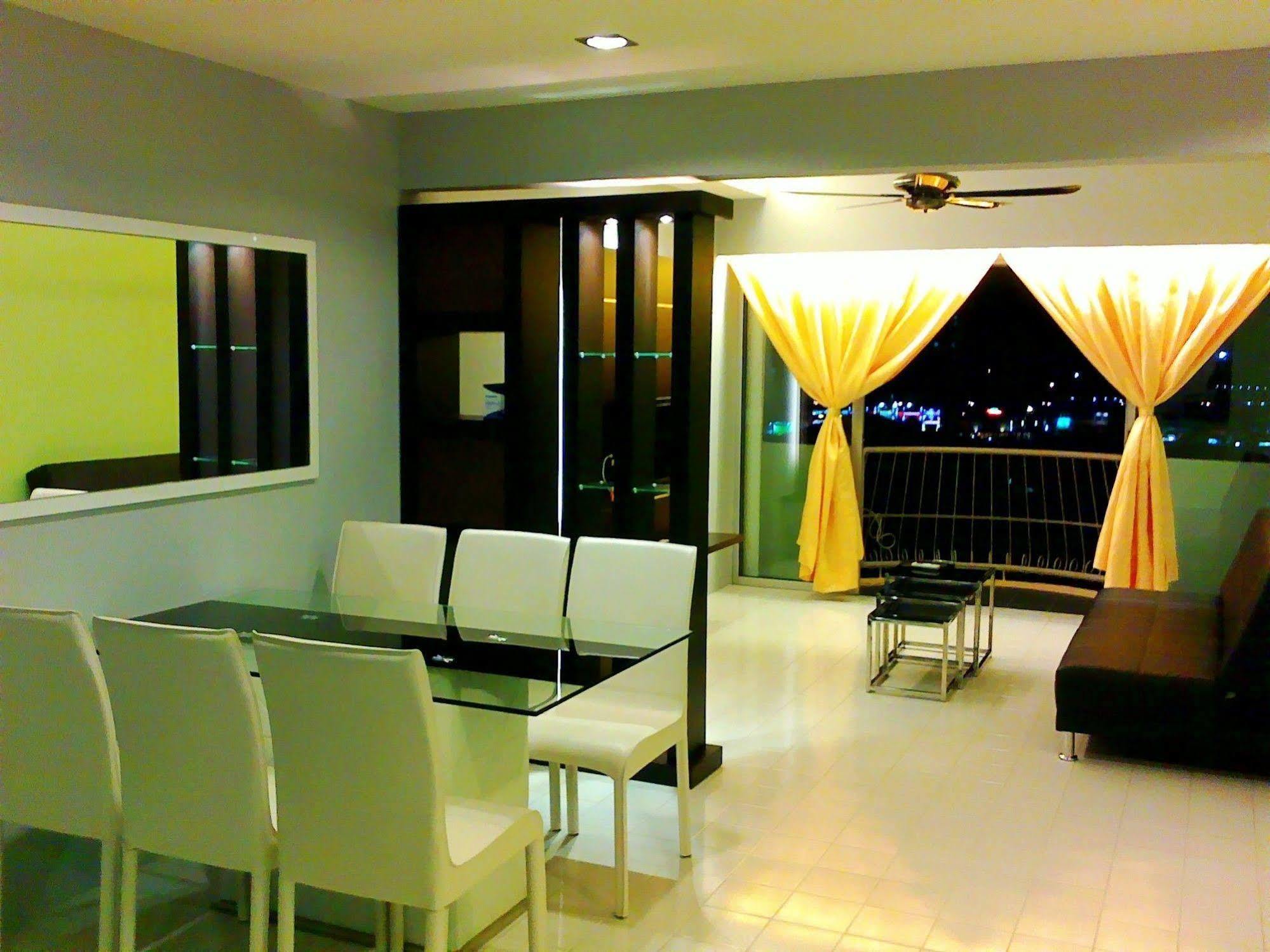 Malacca Hotel Apartment Exterior photo